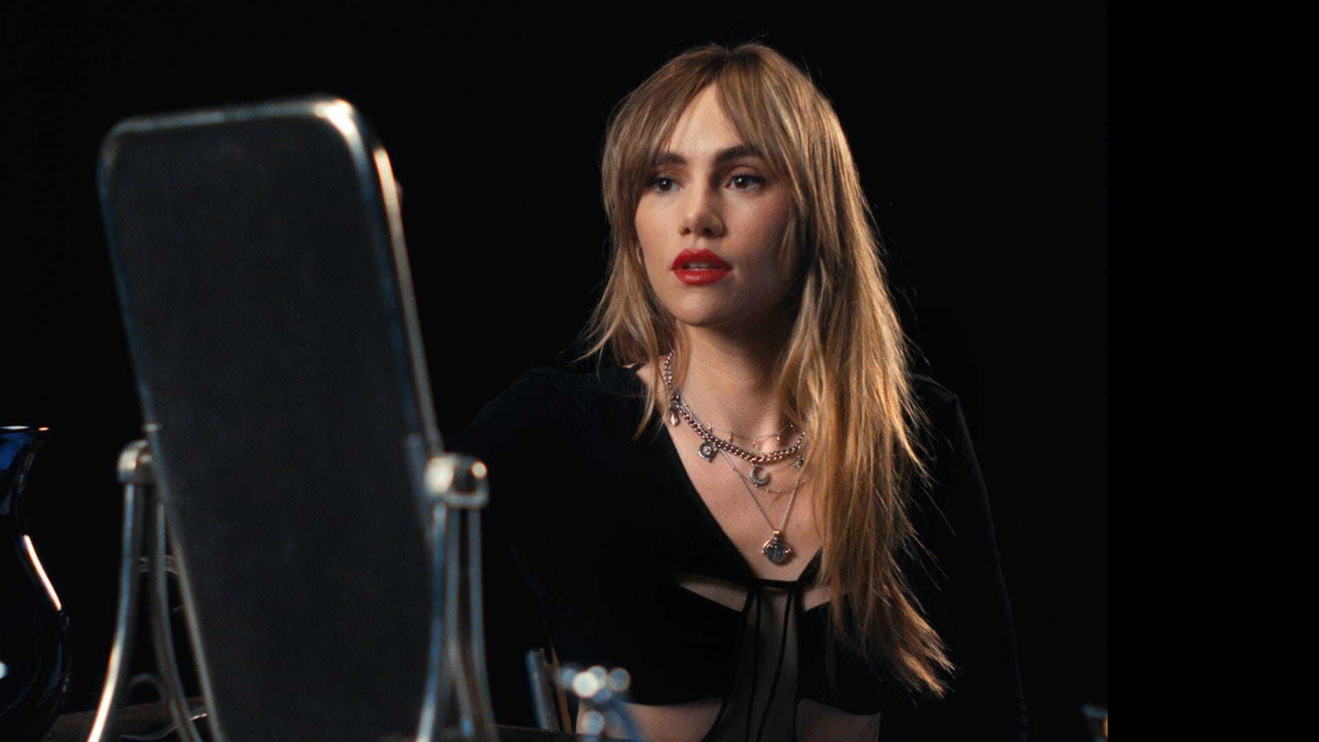 Spotted: Suki Waterhouse Loving Our Jewellery On Set