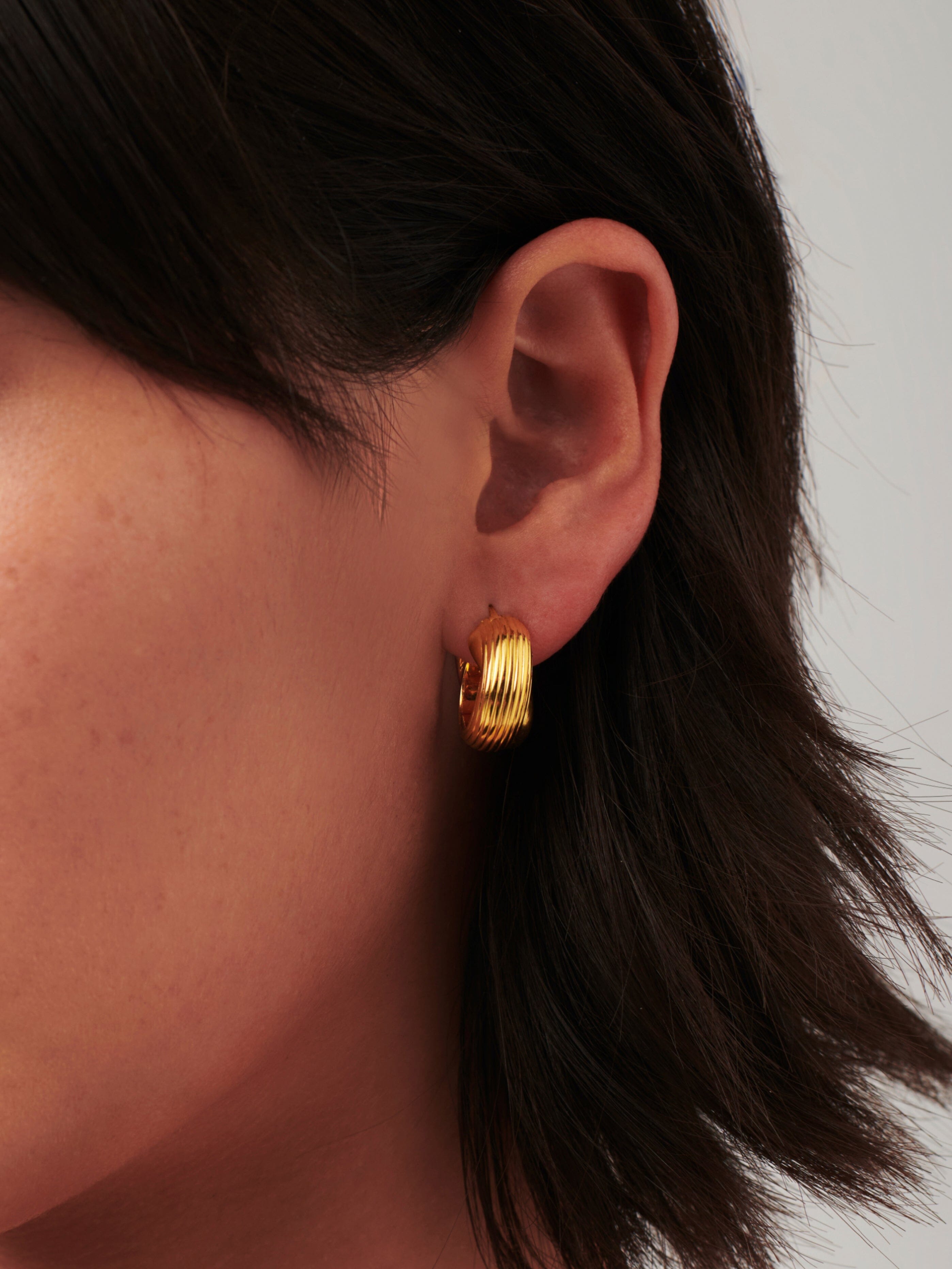 Lucy Williams Chunky Entwine Ridge Small Hoop Earrings | 18ct Gold Plated Earrings Missoma 