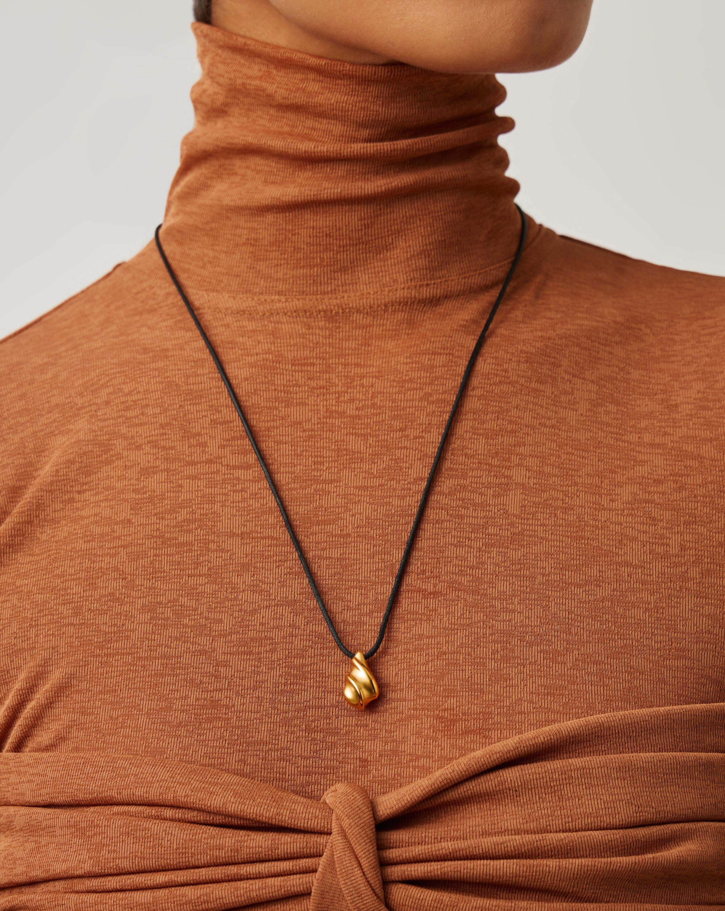 Savi Ridge Droplet Pendant Cord Necklace | 18ct Gold Plated Necklaces Missoma 