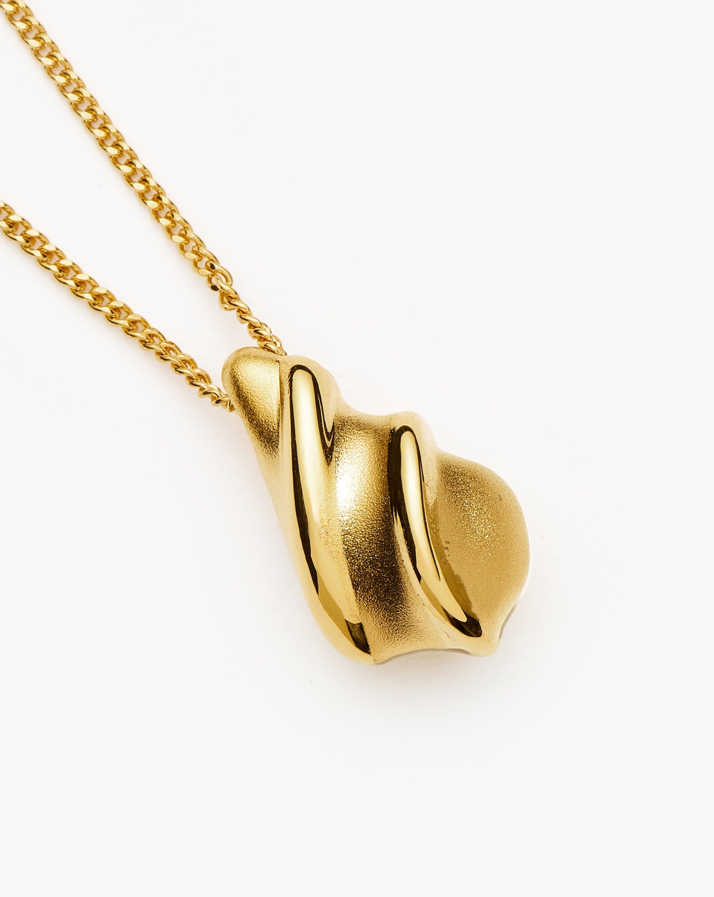 Savi Ridge Droplet Pendant Necklace | 18ct Gold Plated Necklaces Missoma 