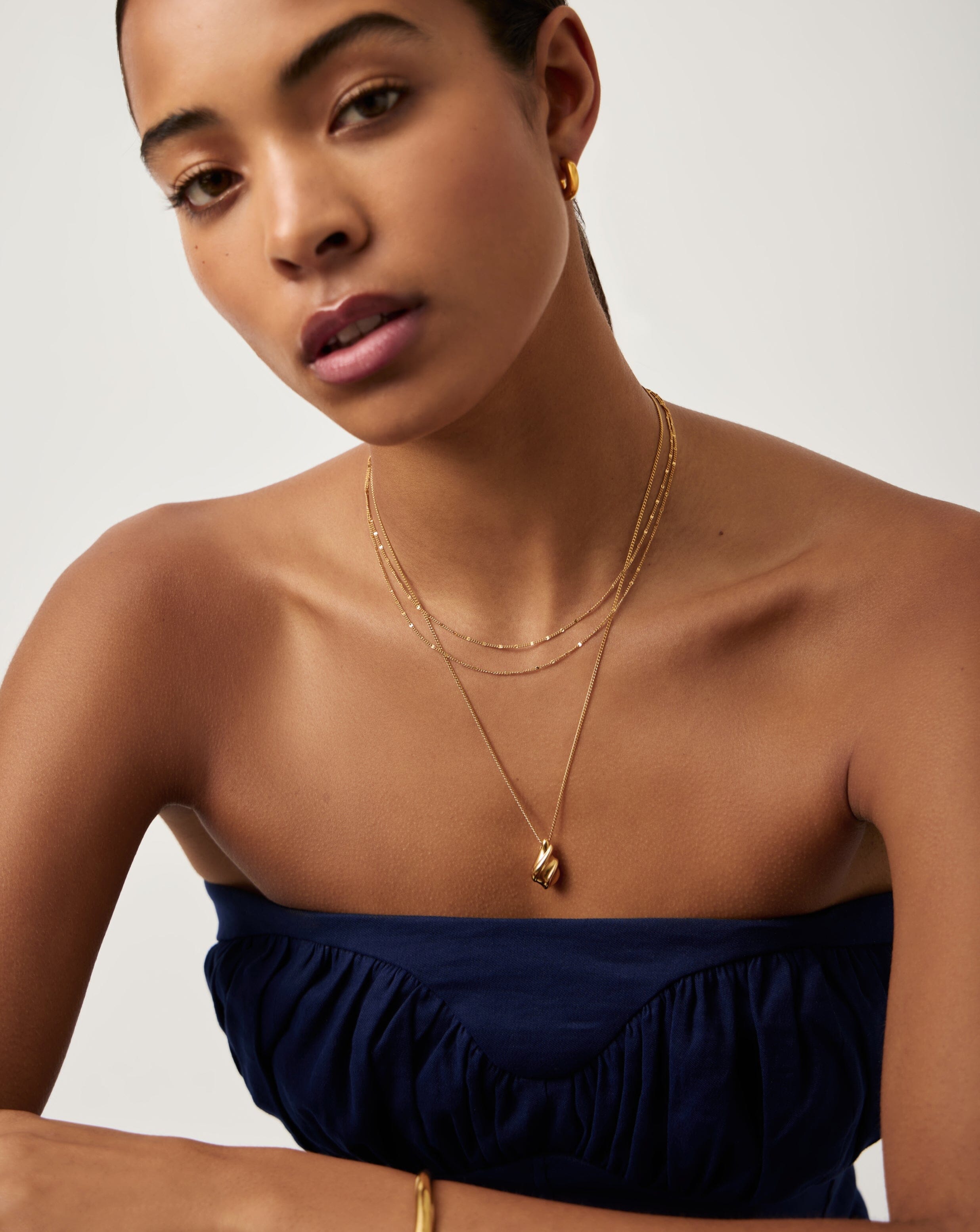 Savi Ridge Droplet Pendant Necklace | 18ct Gold Plated Necklaces Missoma 